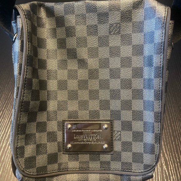 Unauthenticated Louis Vuitton Damier Ebene Brooklyn PM messenger bag - Picture 1 of 14